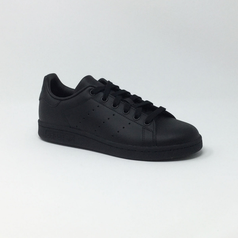 stan smith en noir